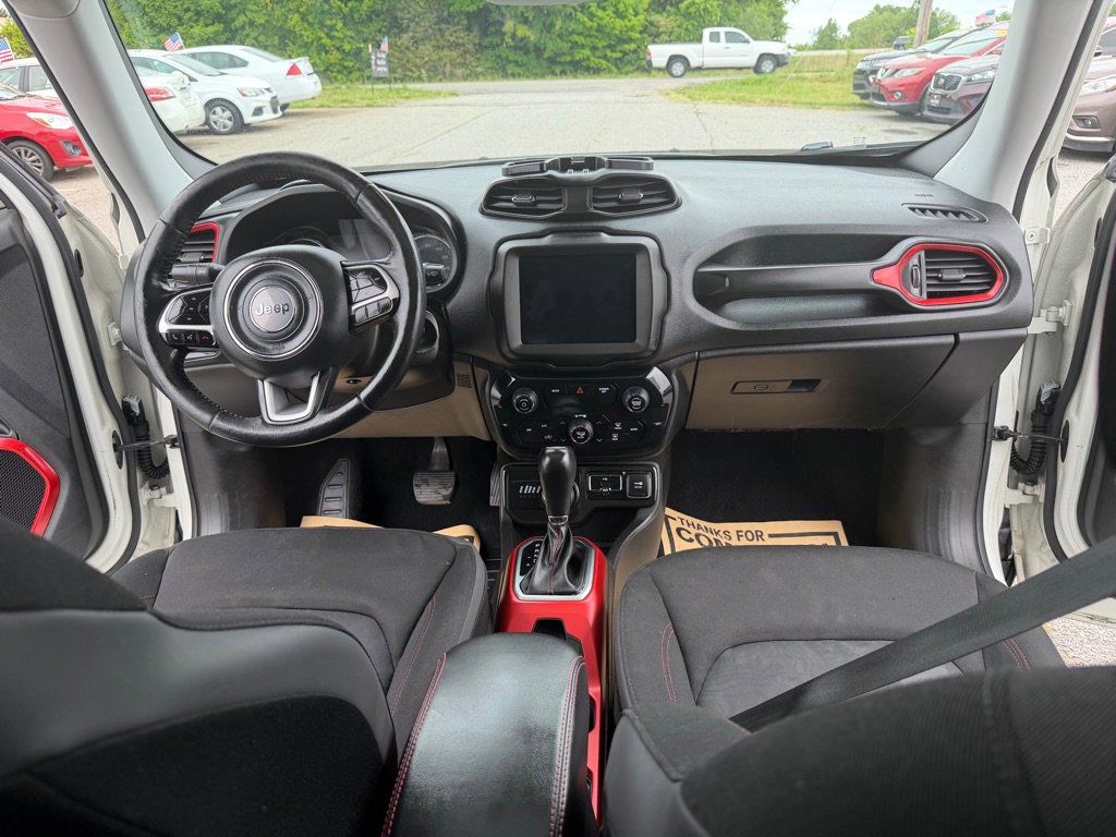 Used 2020 Jeep Renegade Trailhawk w/ UConnect 8.4 Nav Group AWD/4WD image 22