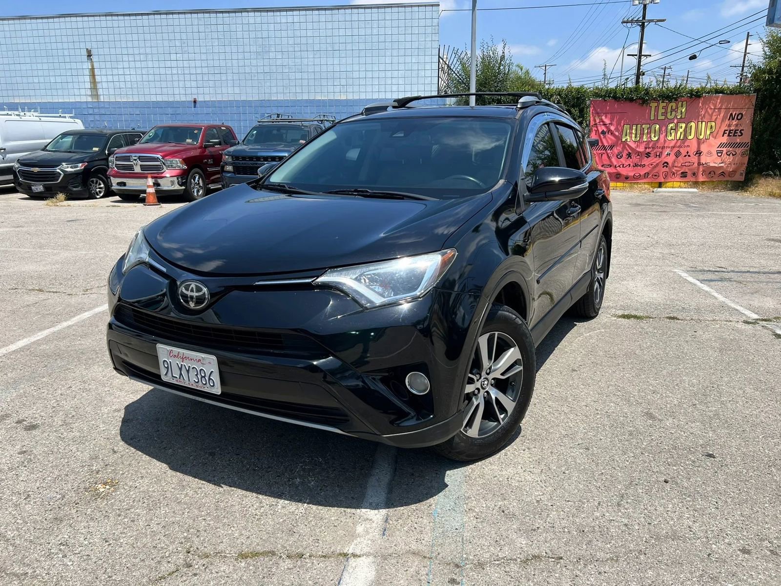 Used 2018 Toyota RAV4 XLE FWD image 28