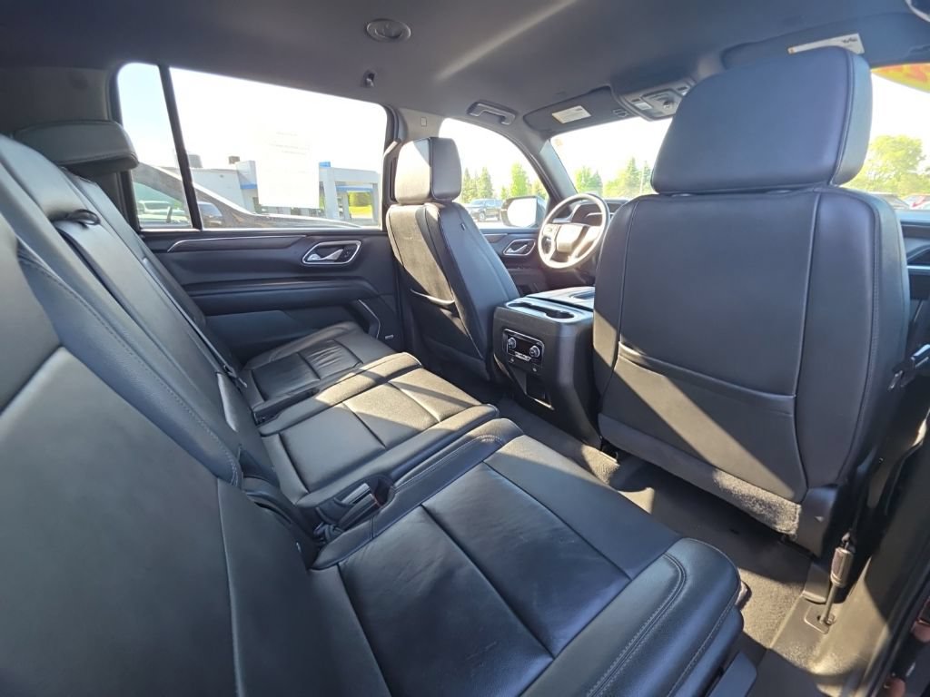 Used 2024 Chevrolet Suburban LT AWD/4WD image 18