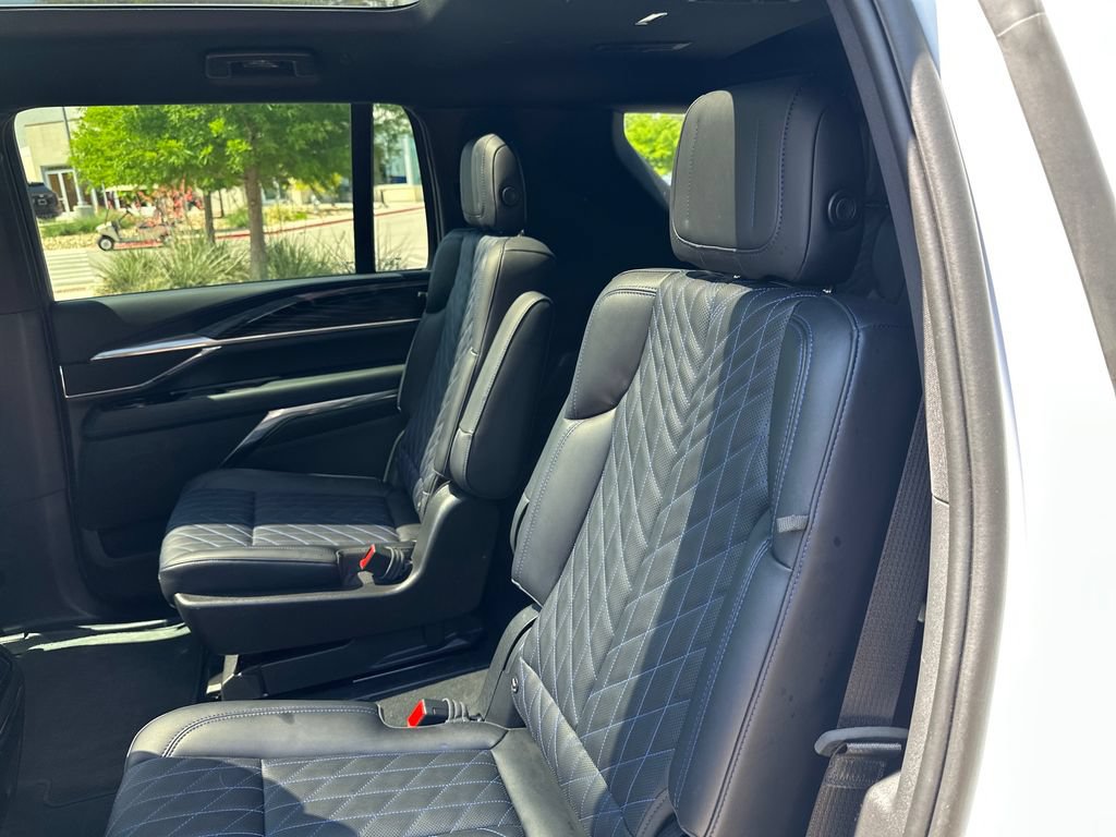 Certified 2026 Cadillac Escalade IQL Luxury AWD/4WD image 33