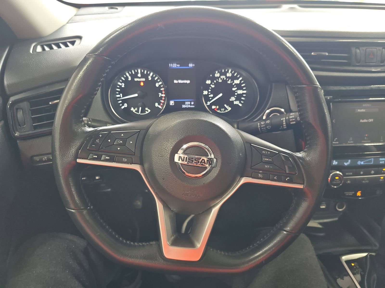 Used 2018 Nissan Rogue SV image 17