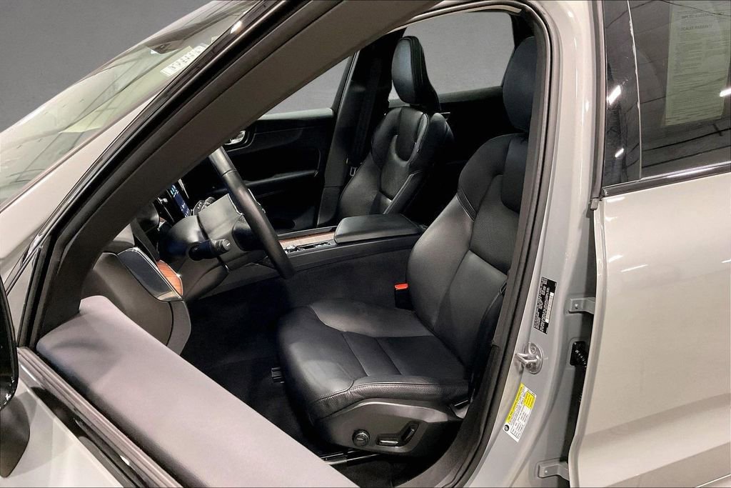 Certified 2024 Volvo XC60 B5 Plus w/ Climate Package AWD/4WD image 21