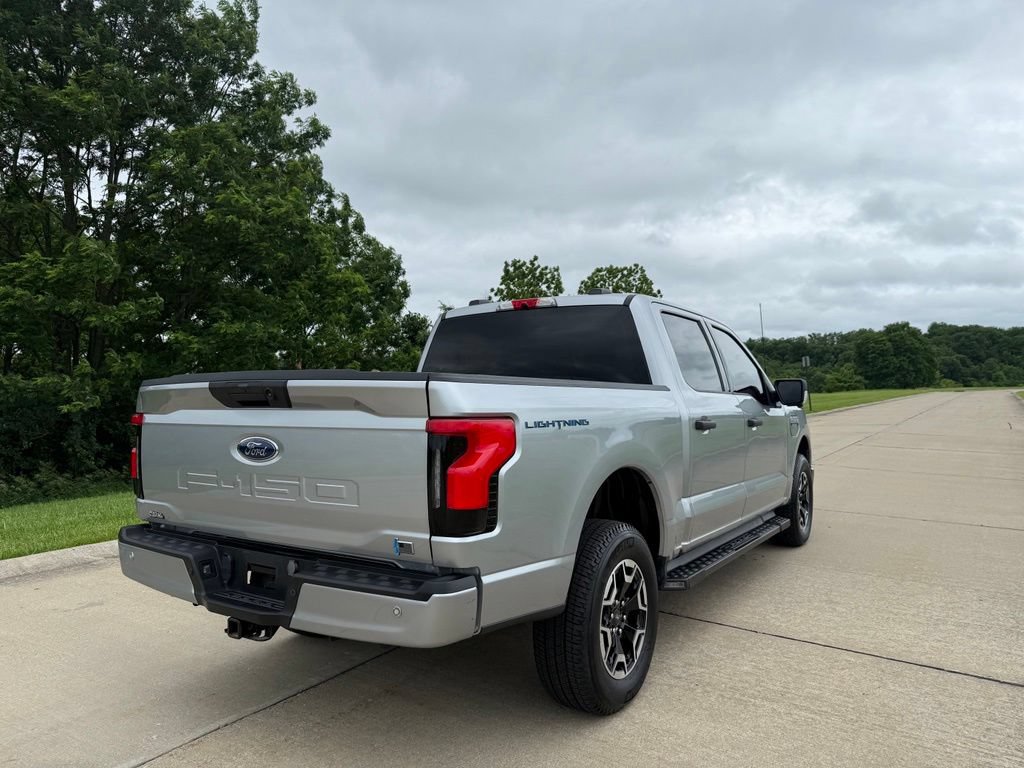 Used 2023 Ford F150 Lightning XLT AWD/4WD image 3