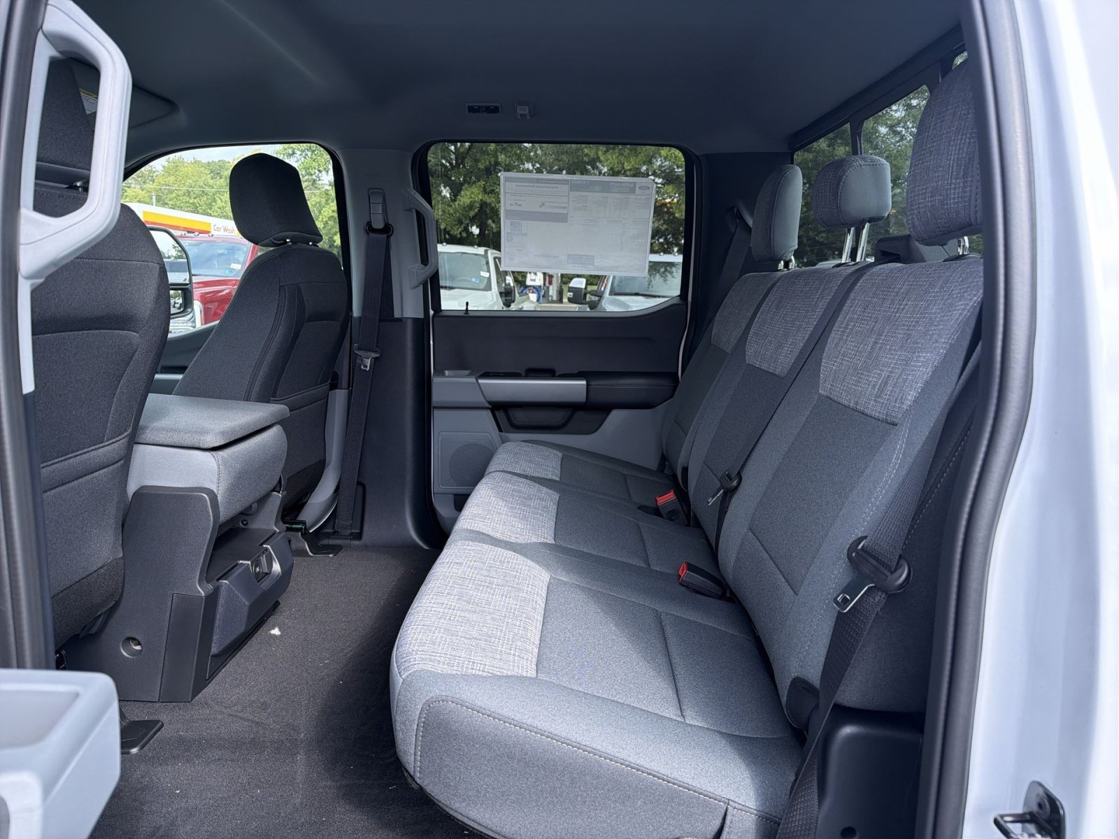 New 2027 Ford F450 XLT w/ 360-Degree Camera Package AWD/4WD image 27
