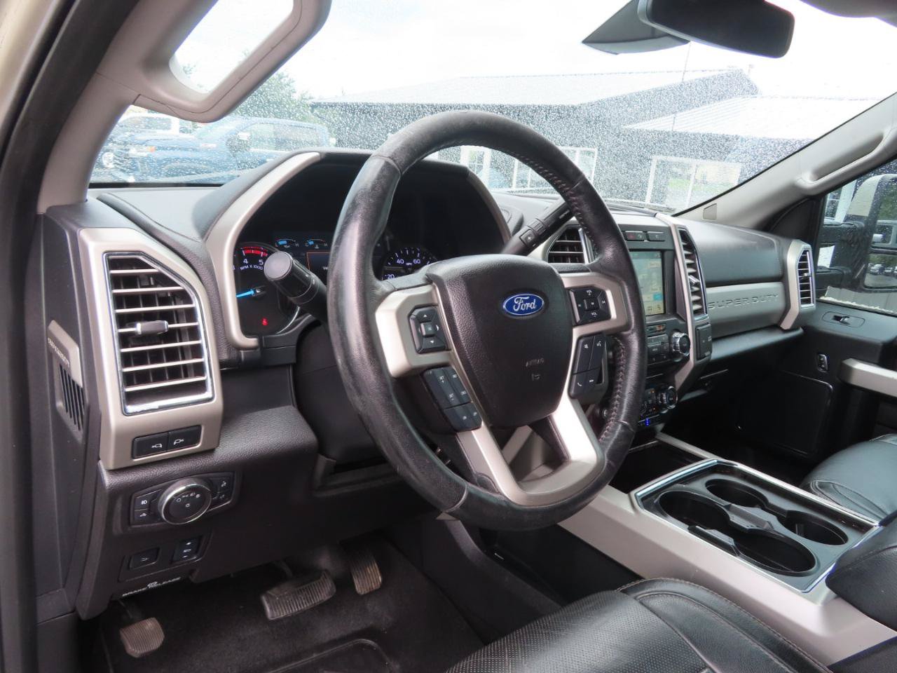 Used 2017 Ford F350 Lariat w/ Lariat Ultimate Package AWD/4WD image 31