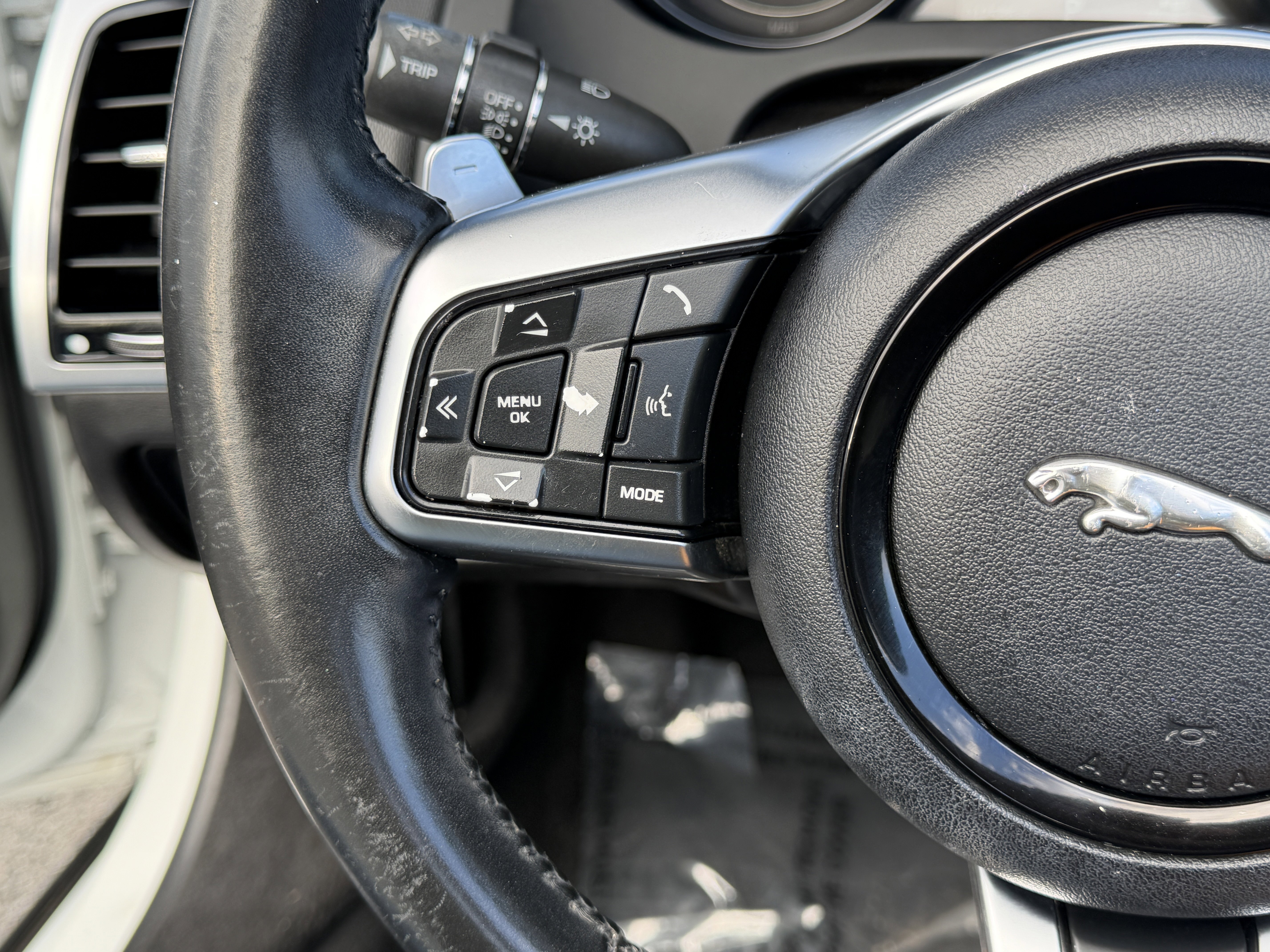 Used 2020 Jaguar F-TYPE Convertible image 22