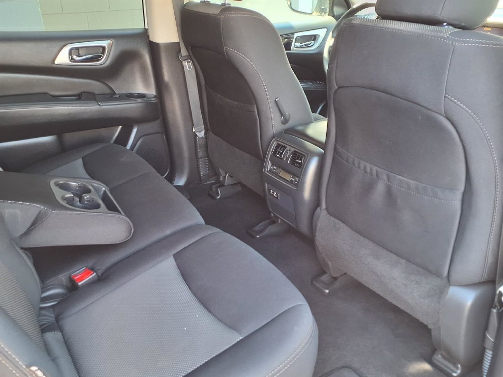 Used 2020 Nissan Pathfinder S FWD image 33