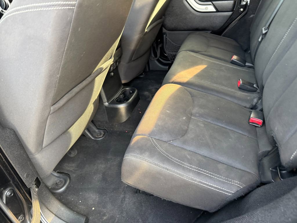 Used 2015 Jeep Wrangler Unlimited Sahara w/ Connectivity Group image 6