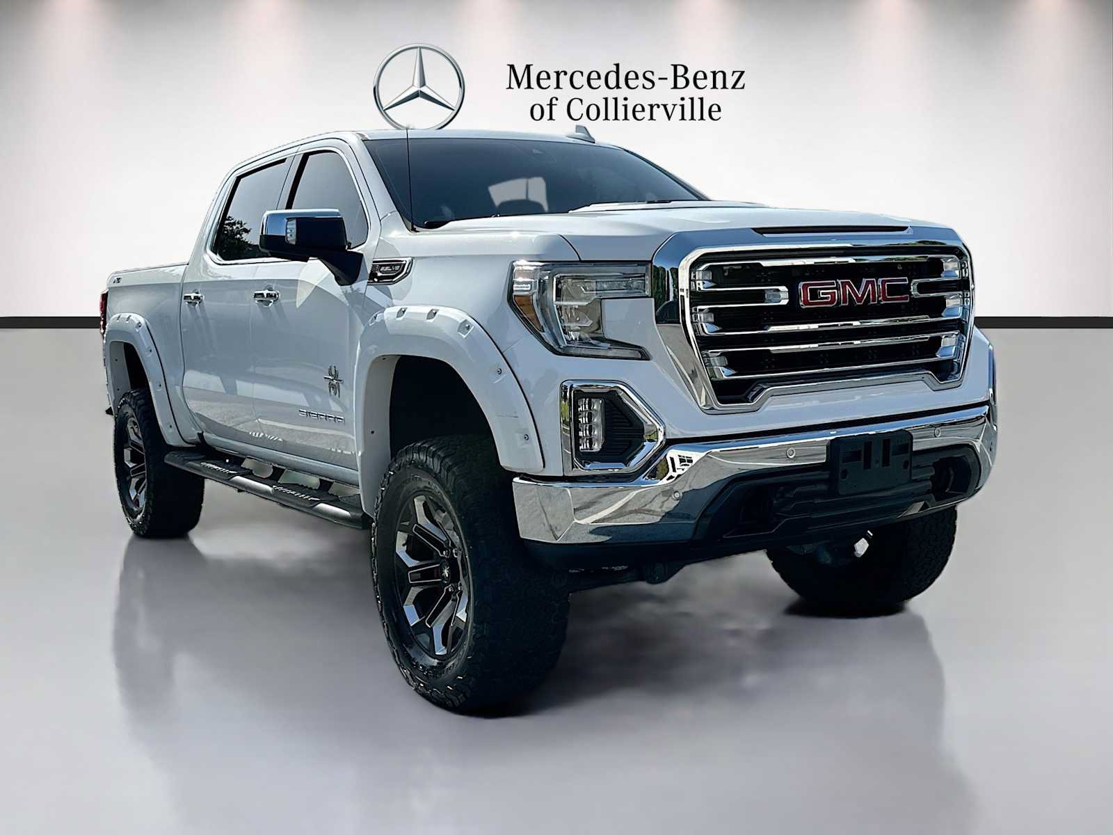 Used 2019 GMC Sierra 1500 SLT w/ SLT Premium Plus Package AWD/4WD image 3