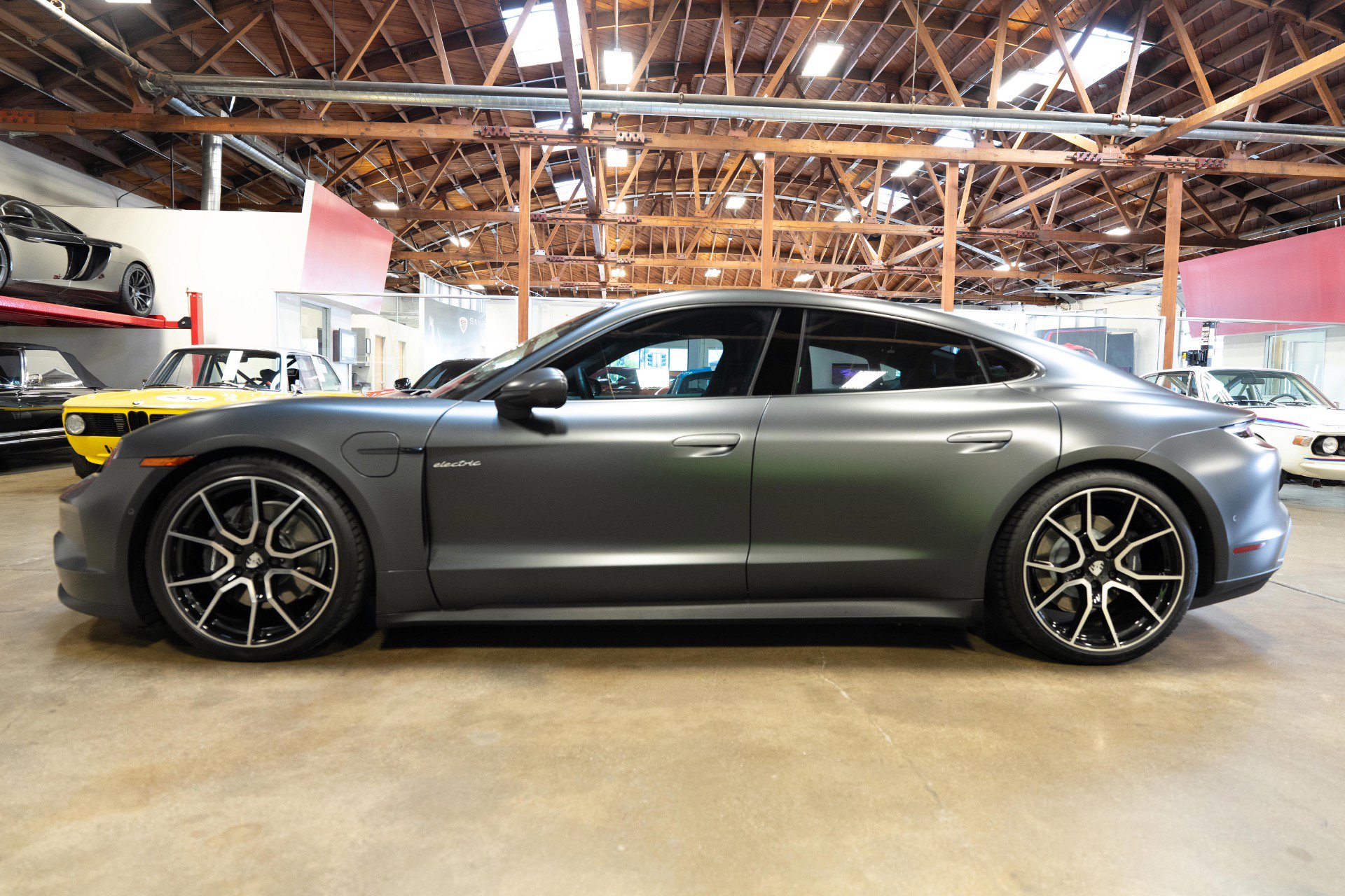 Used 2025 Porsche Taycan RWD image 58