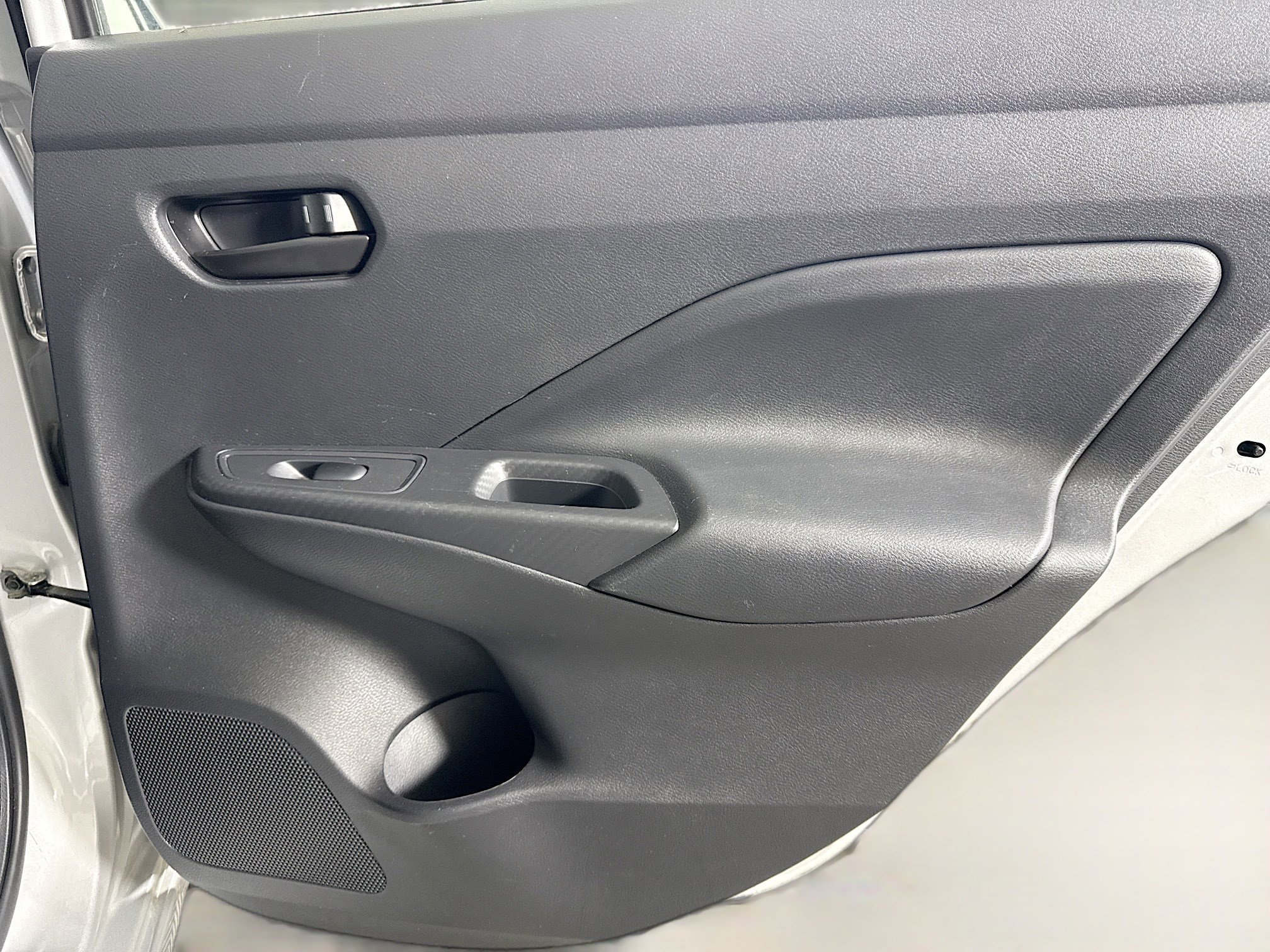 Used 2022 Nissan Versa S w/ Trunk Package image 27