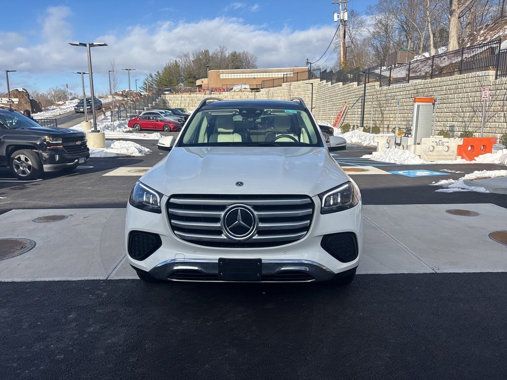 Used 2025 Mercedes-Benz GLS 450 4MATIC image 2