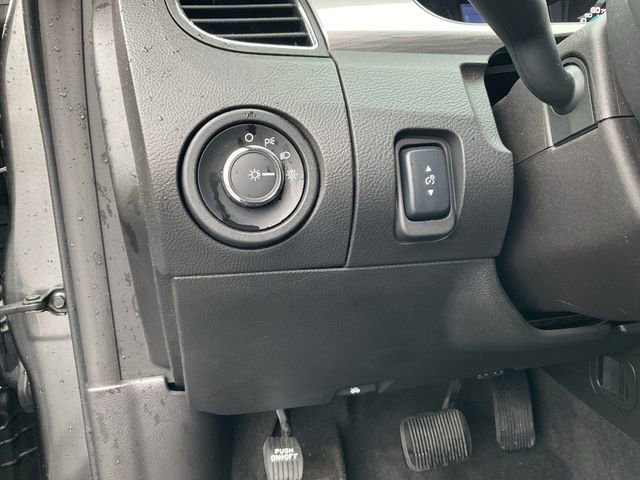 Used 2018 Ford Taurus SEL image 17