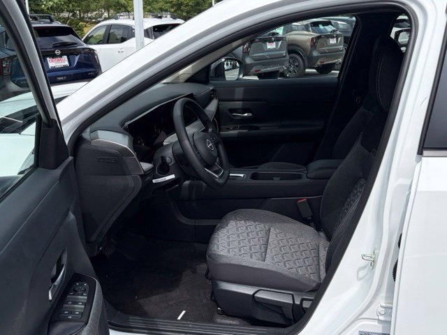 New 2026 Nissan Kicks SV w/ Cold Weather Package AWD/4WD image 15