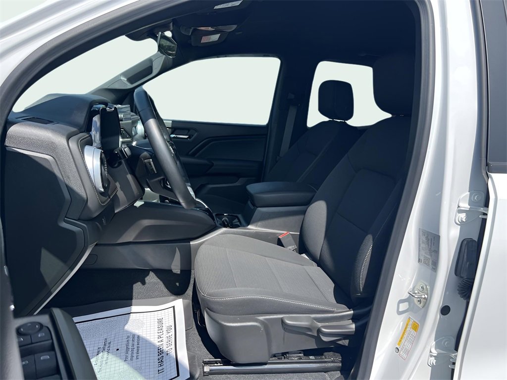 Used 2024 Chevrolet Colorado LT w/ LT Convenience Package image 8