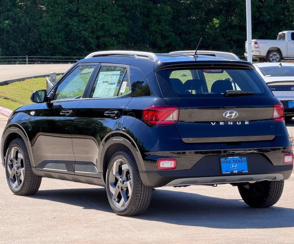 New 2026 Hyundai Venue SEL FWD image 12