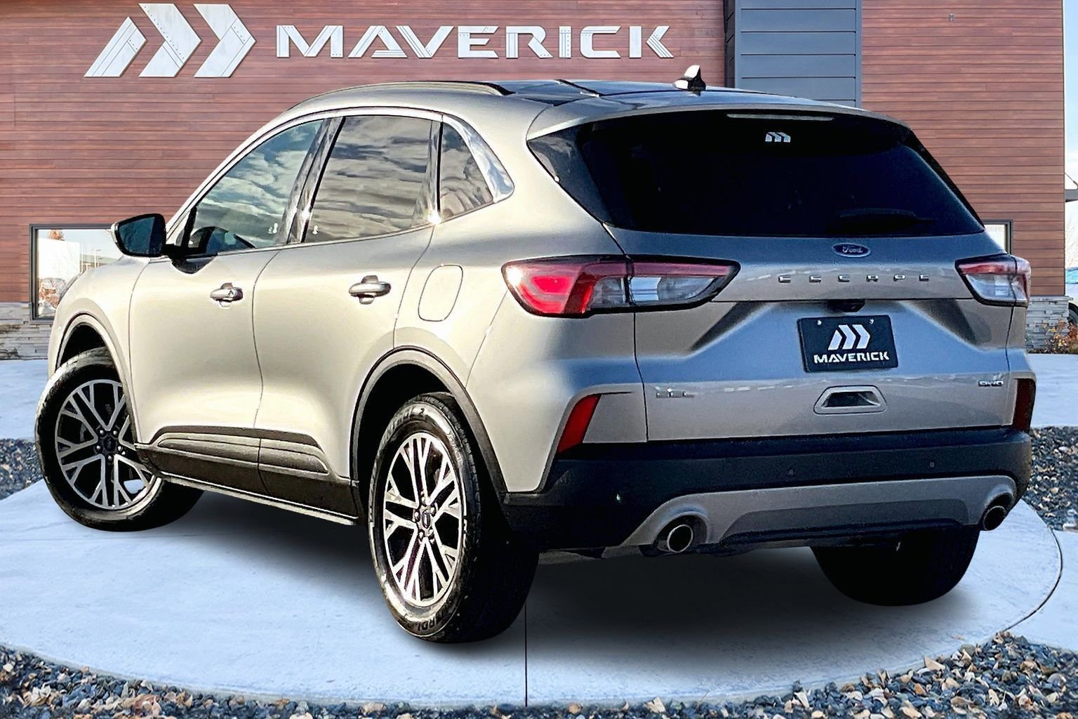 Used 2021 Ford Escape SEL image 4