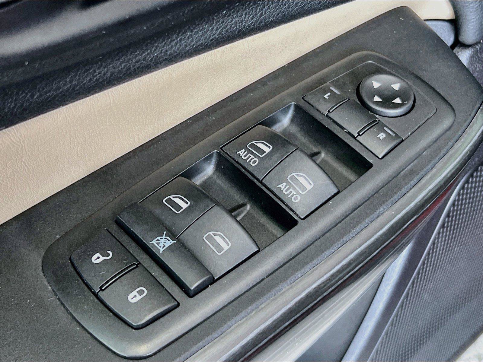 Used 2016 Jeep Cherokee Limited w/ Trailer Tow Group AWD/4WD image 19