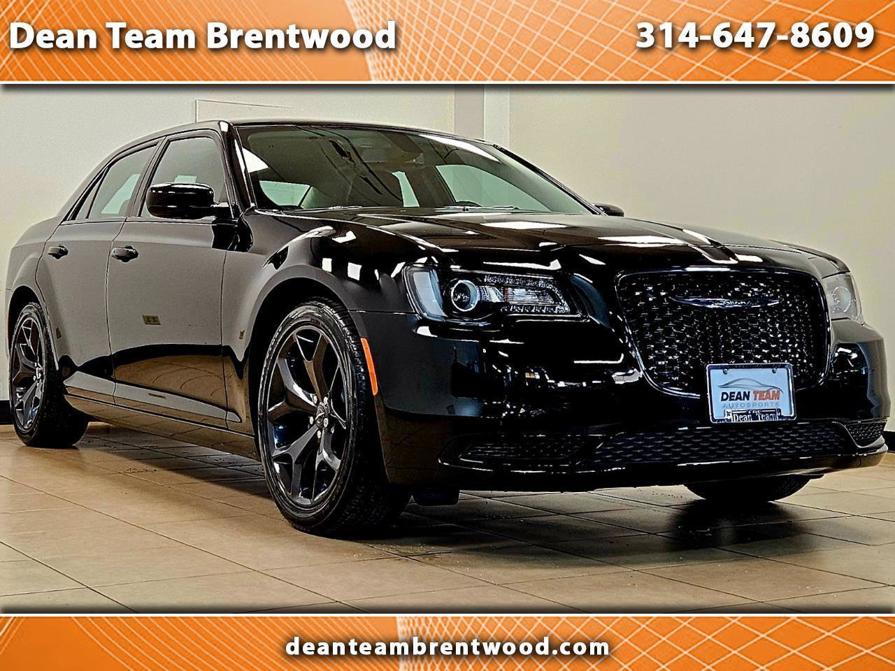 Used 2020 Chrysler 300 Touring w/ Sport Appearance Package image 1