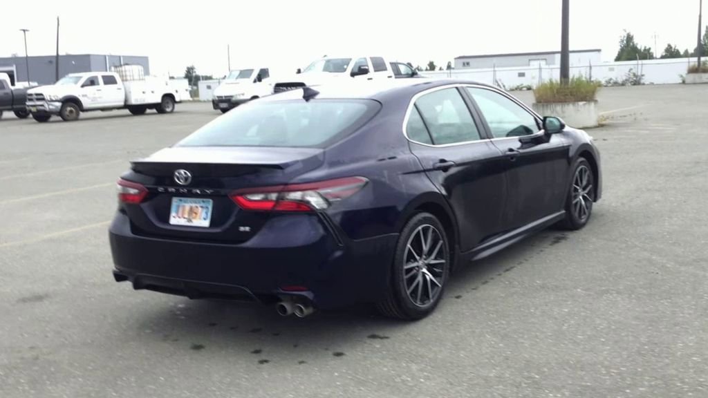Used 2022 Toyota Camry SE image 8