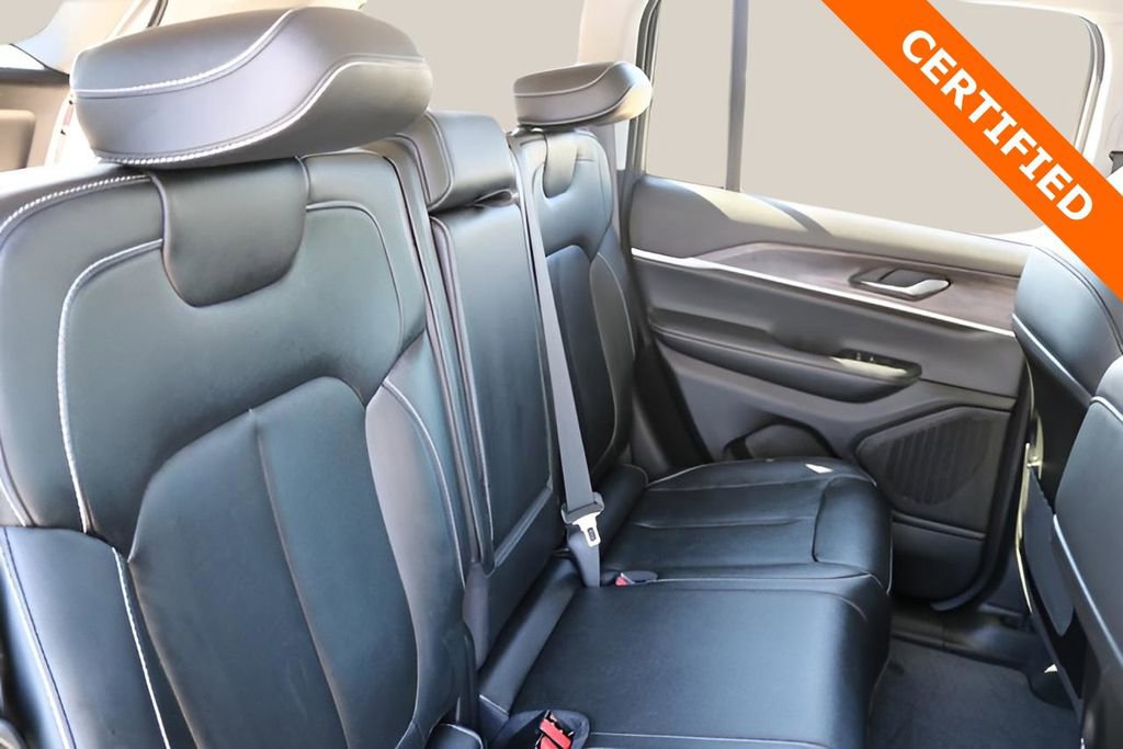 Used 2024 Jeep Grand Cherokee Limited image 18