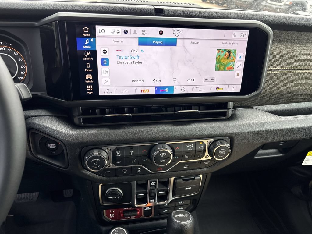 New 2026 Jeep Gladiator Sport AWD/4WD image 17