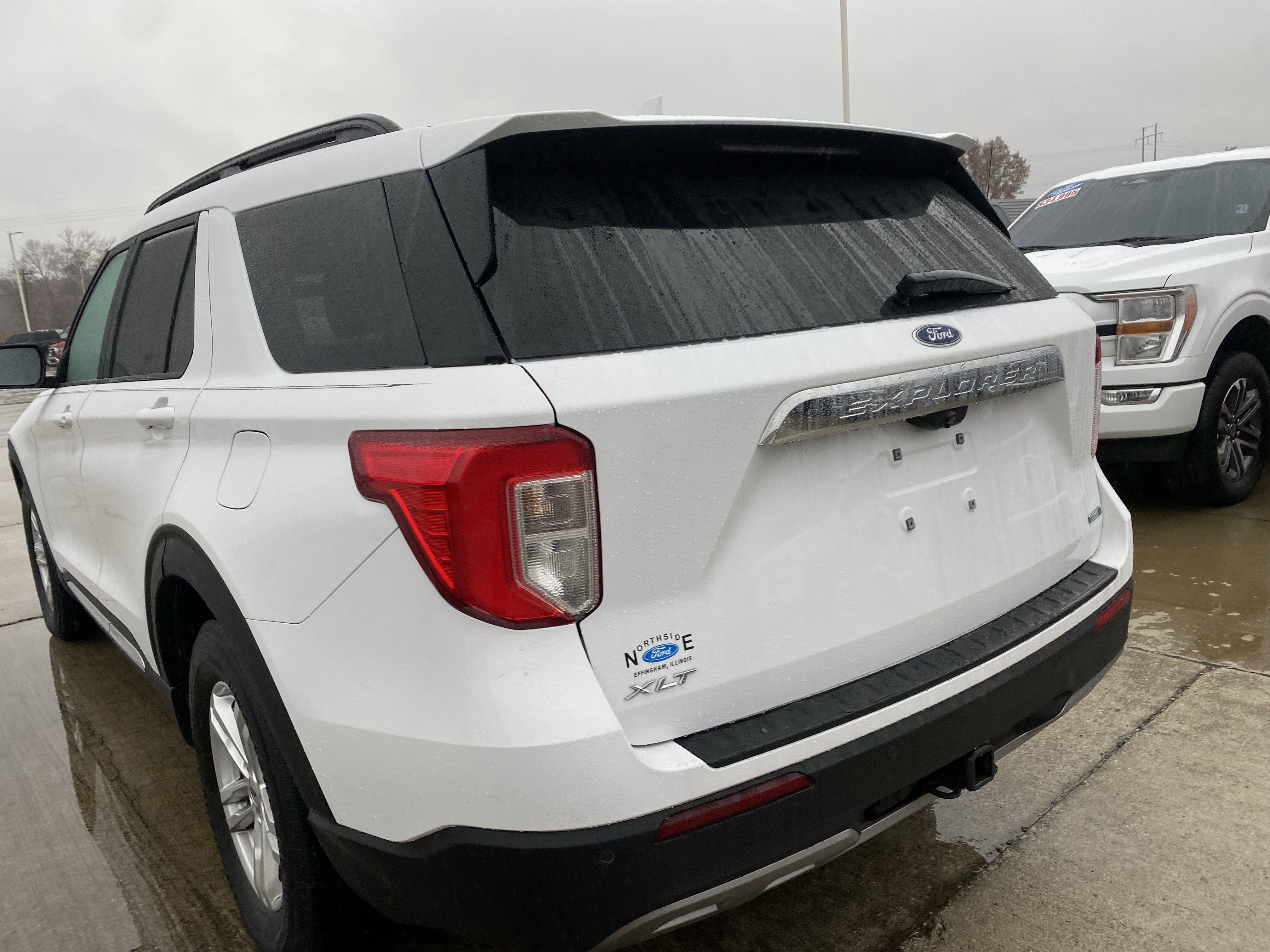 Used 2020 Ford Explorer XLT w/ Equipment Group 202A AWD/4WD image 8