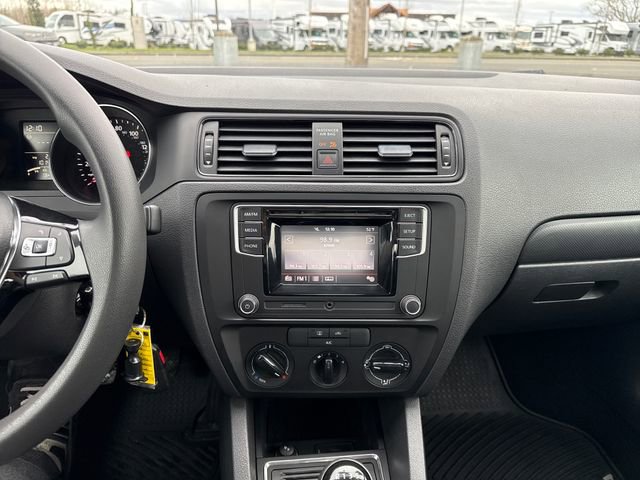 Used 2016 Volkswagen Jetta S image 42