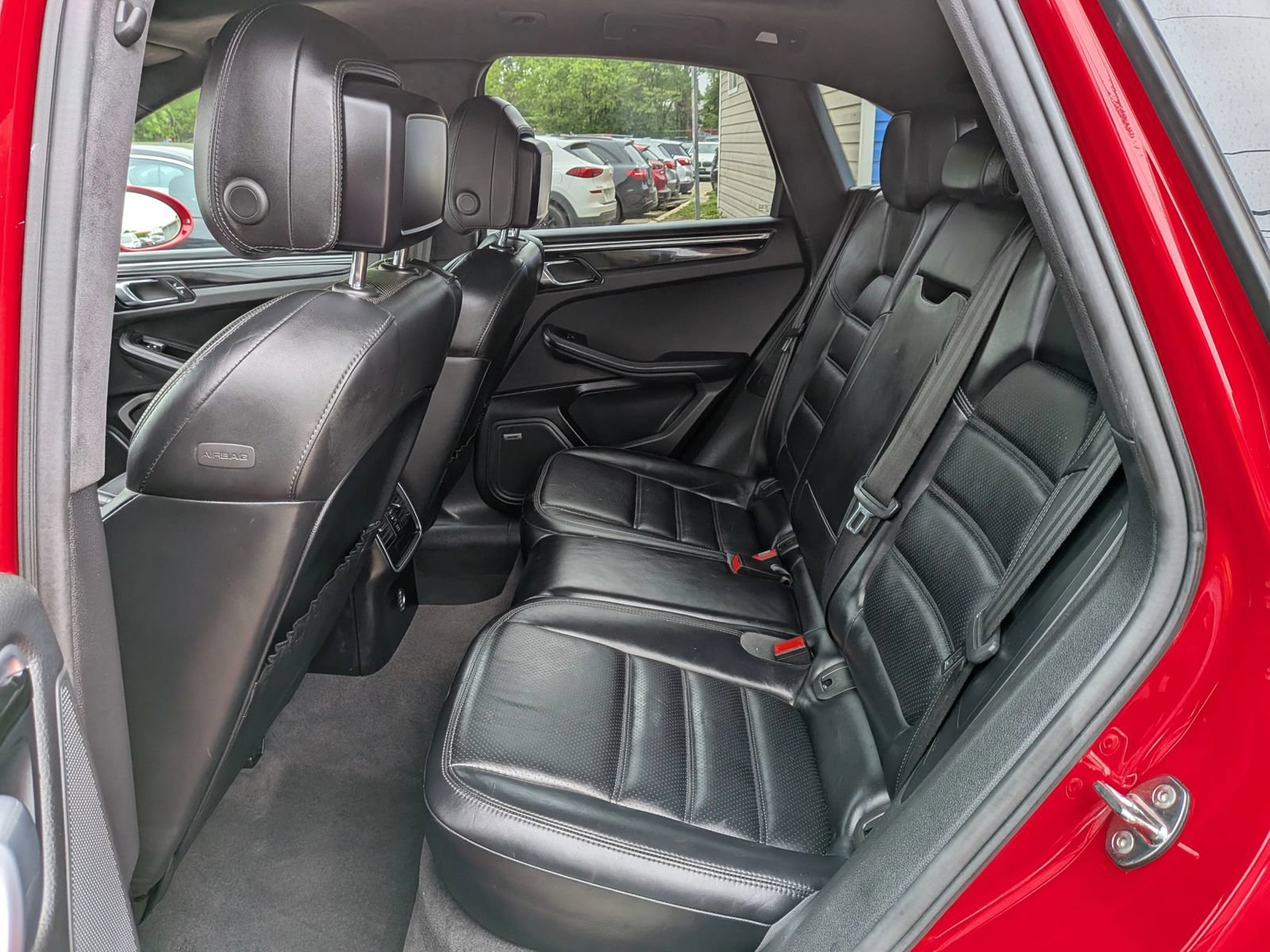 Used 2017 Porsche Macan Turbo AWD/4WD image 30