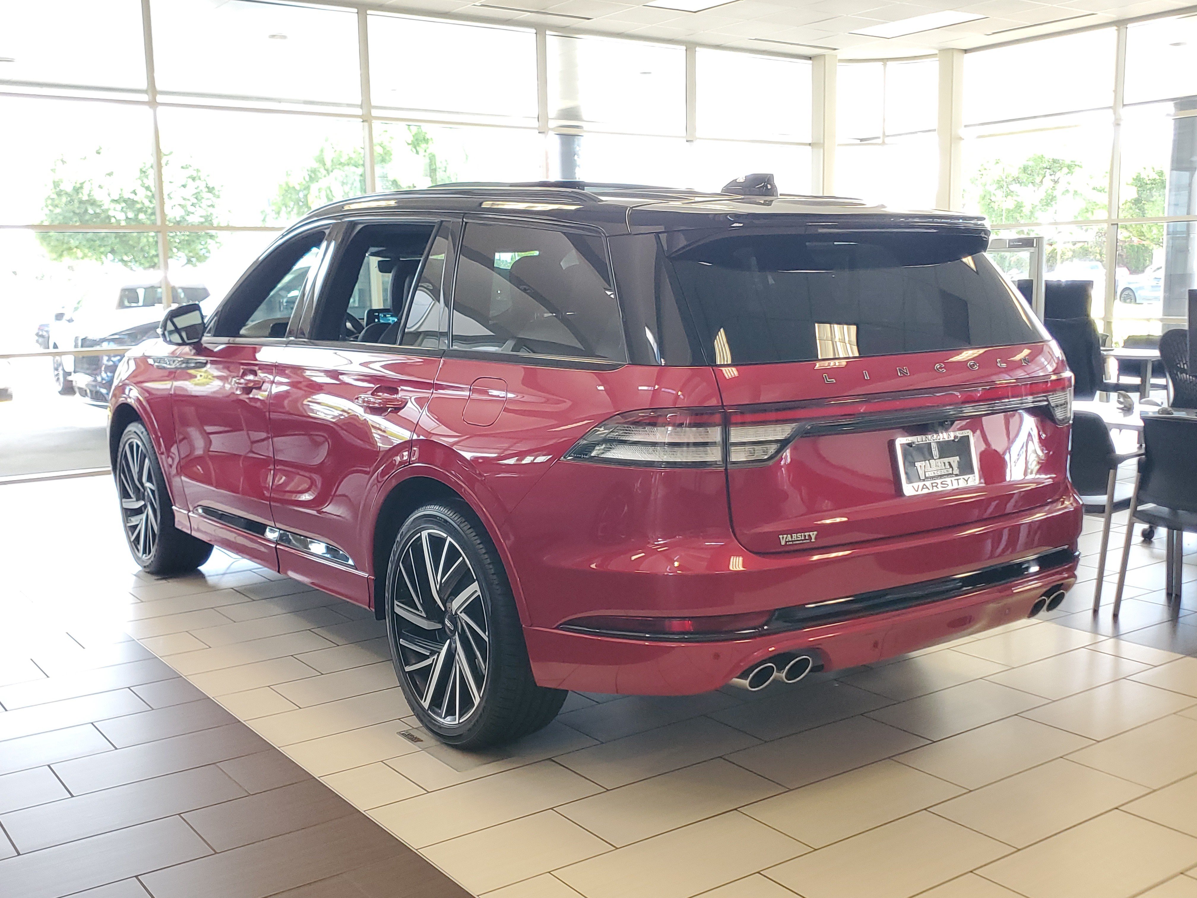 New 2026 Lincoln Aviator Black Label w/ Black Label Special Edition AWD/4WD image 3