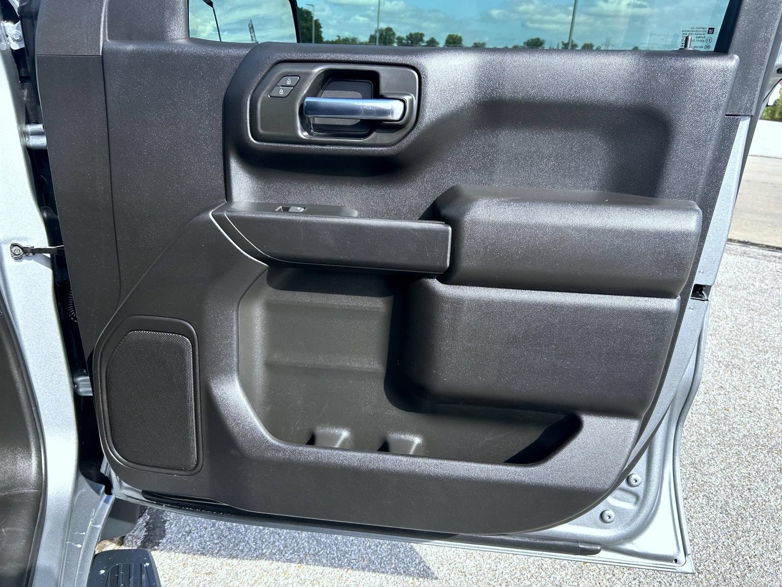 Certified 2024 Chevrolet Silverado 1500 Custom w/ Dark Appearance Package AWD/4WD image 16