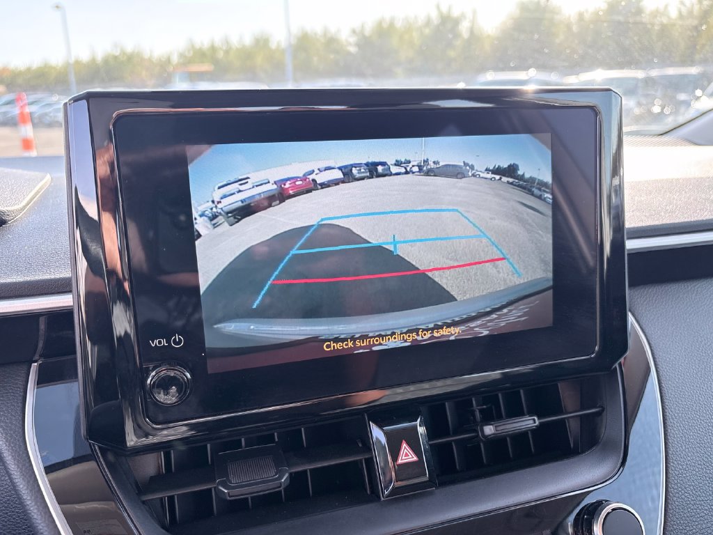 Used 2025 Toyota Corolla LE FWD image 17