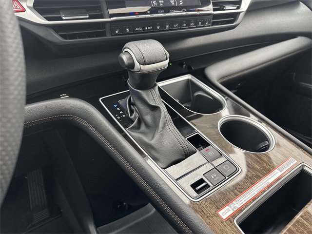 Used 2025 Toyota Sienna Platinum image 21