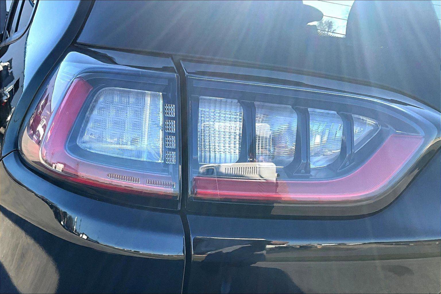 Used 2023 Jeep Cherokee Altitude Lux image 30