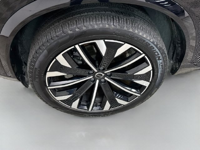 Used 2025 Volvo XC90 B6 Plus AWD/4WD image 32