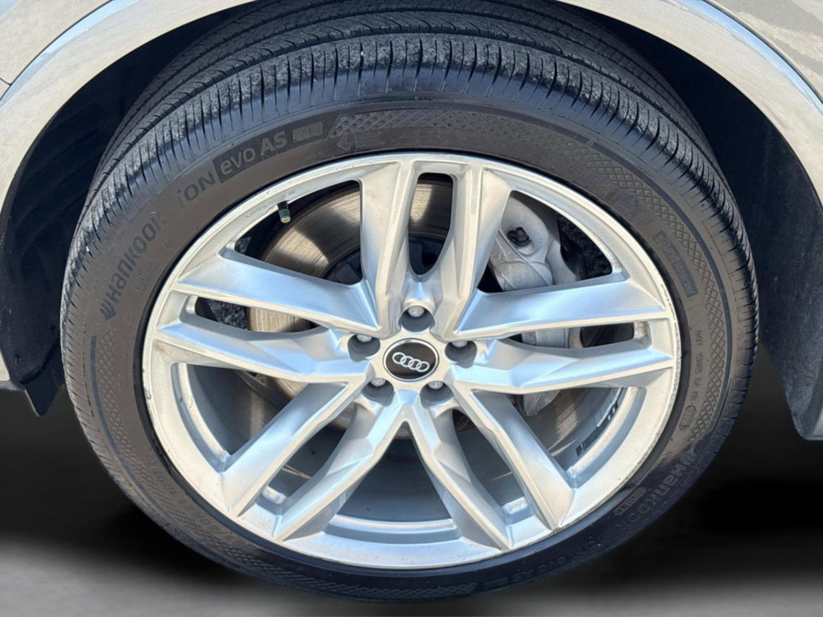 Used 2018 Audi Q7 3.0T Prestige AWD/4WD image 35