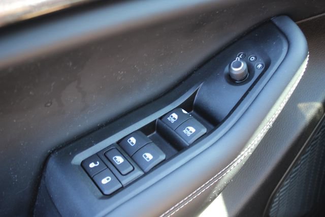 Used 2023 Jeep Grand Cherokee Altitude image 18