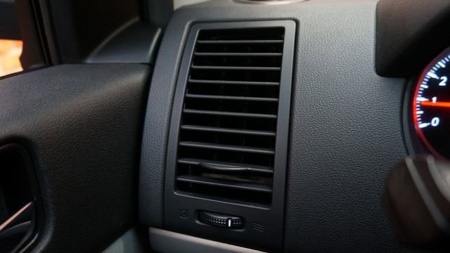 Used 2010 Nissan Sentra 2.0 SR image 22