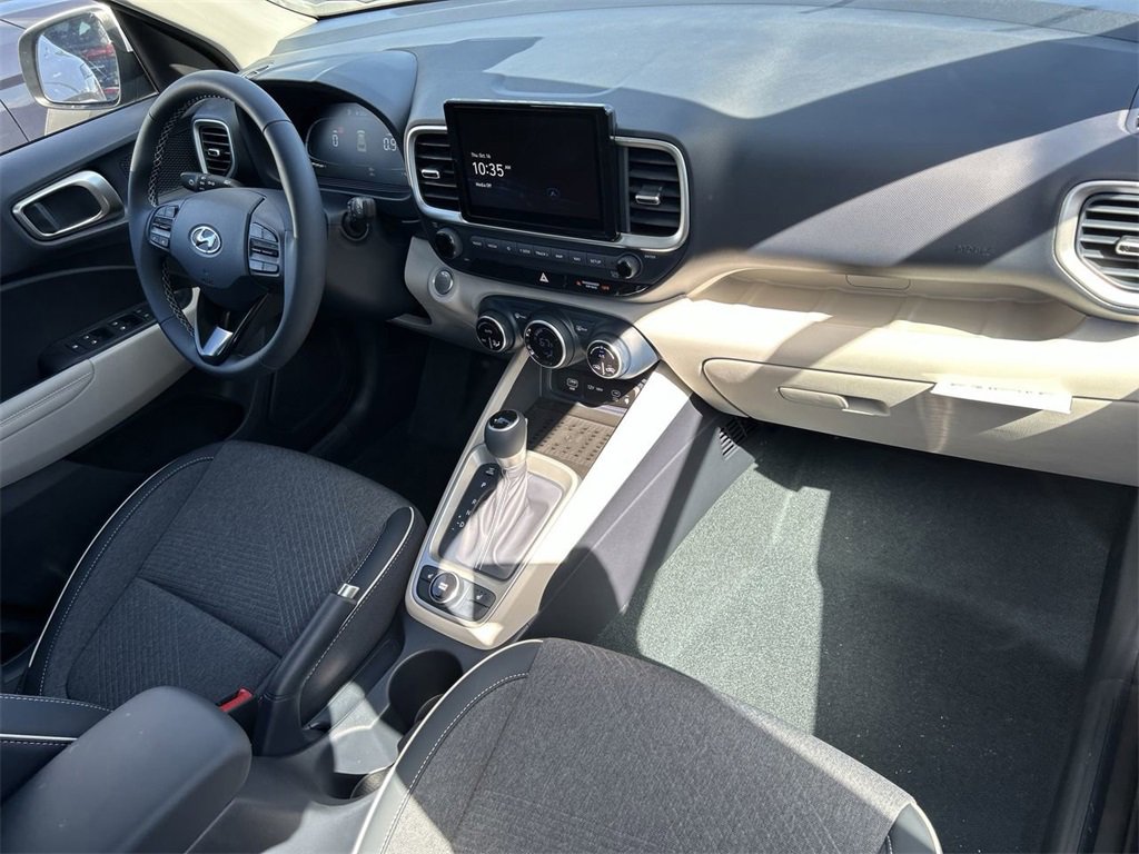 New 2025 Hyundai Venue Limited image 19