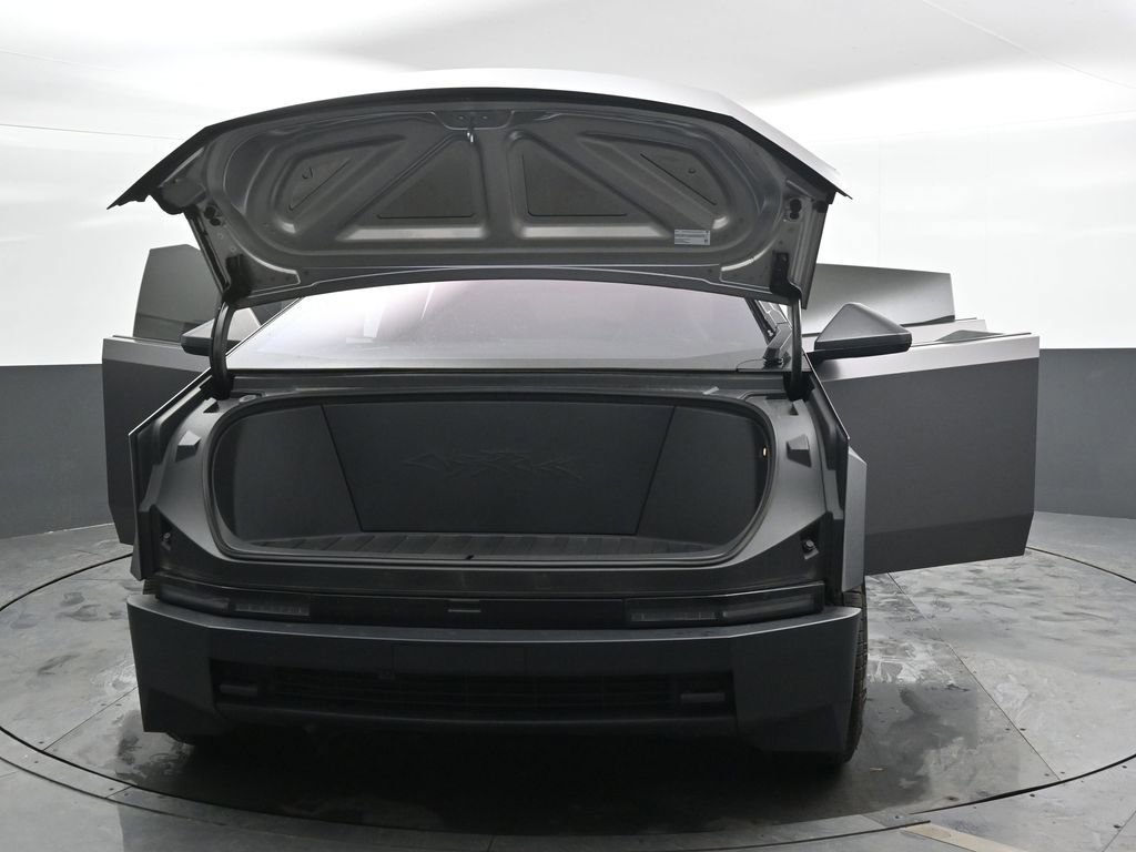 Used 2025 Tesla Cybertruck AWD Crew Cab image 46