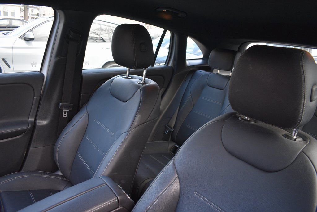 Used 2022 Mercedes-Benz GLA 35 AMG 4MATIC image 11