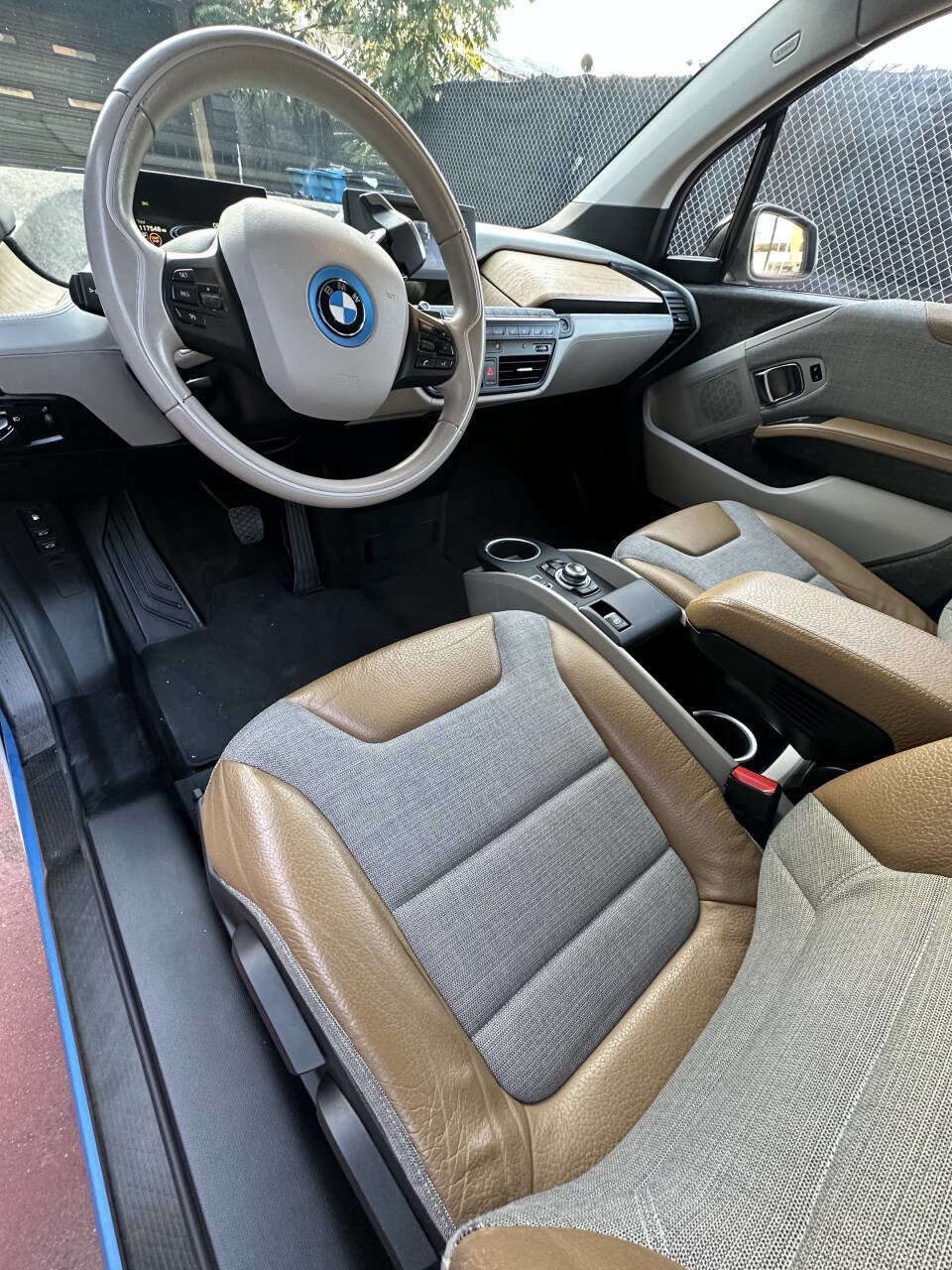 Used 2015 BMW i3 w/ Range Extender image 23