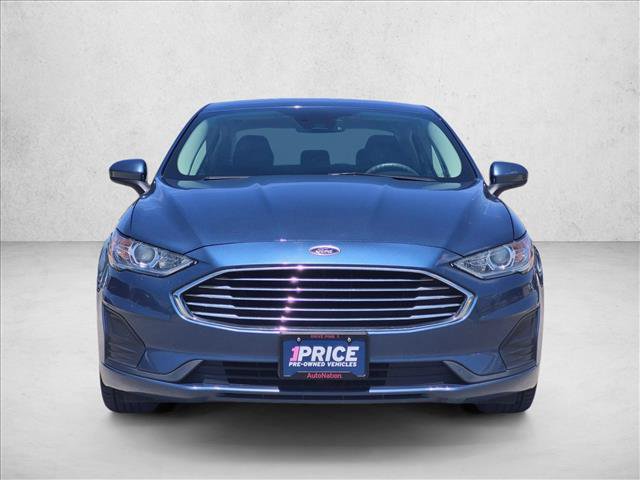 Used 2019 Ford Fusion SE FWD image 2