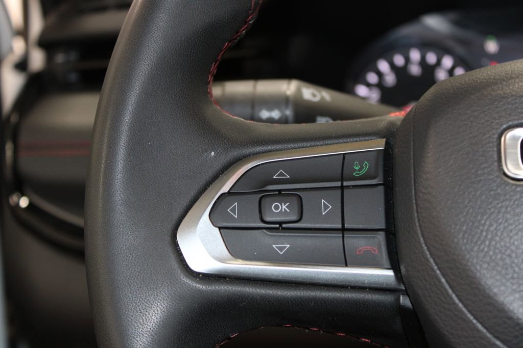 Used 2025 Jeep Compass Trailhawk image 37