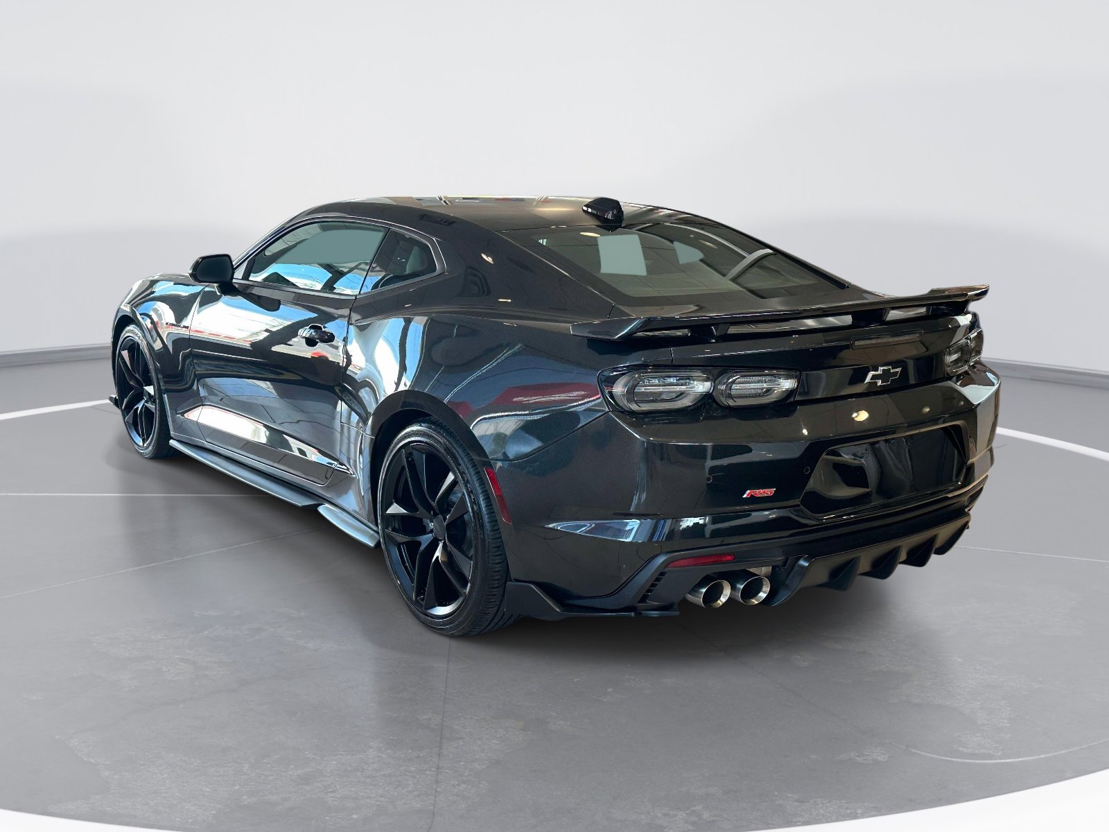 Used 2024 Chevrolet Camaro LT RWD image 5