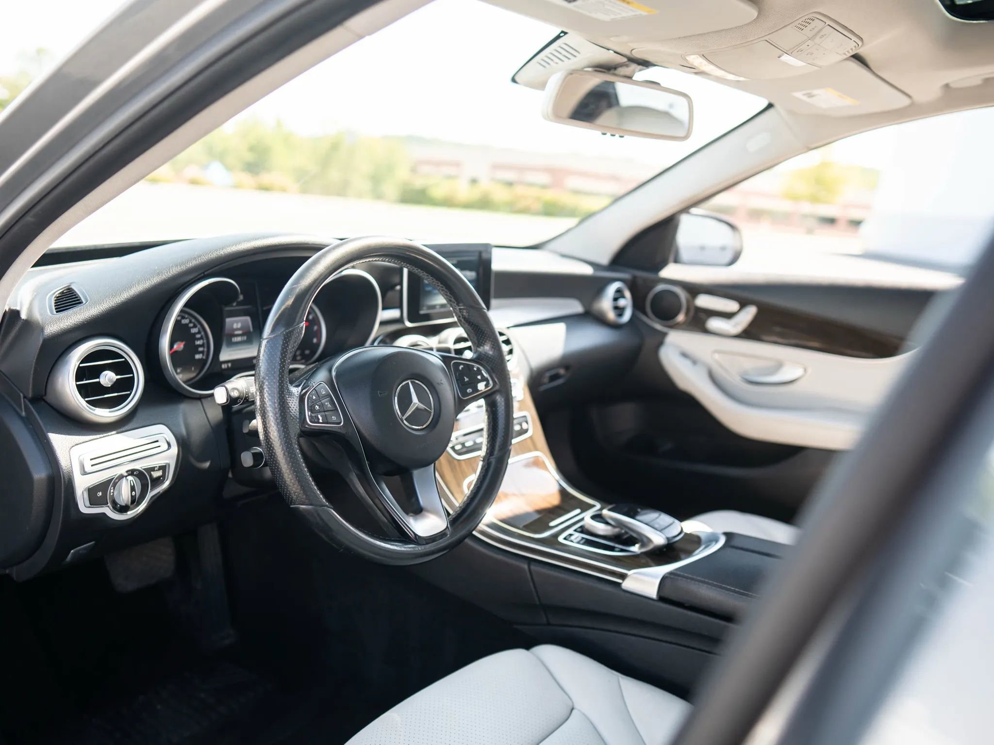 Used 2015 Mercedes-Benz C 300 Sedan image 26