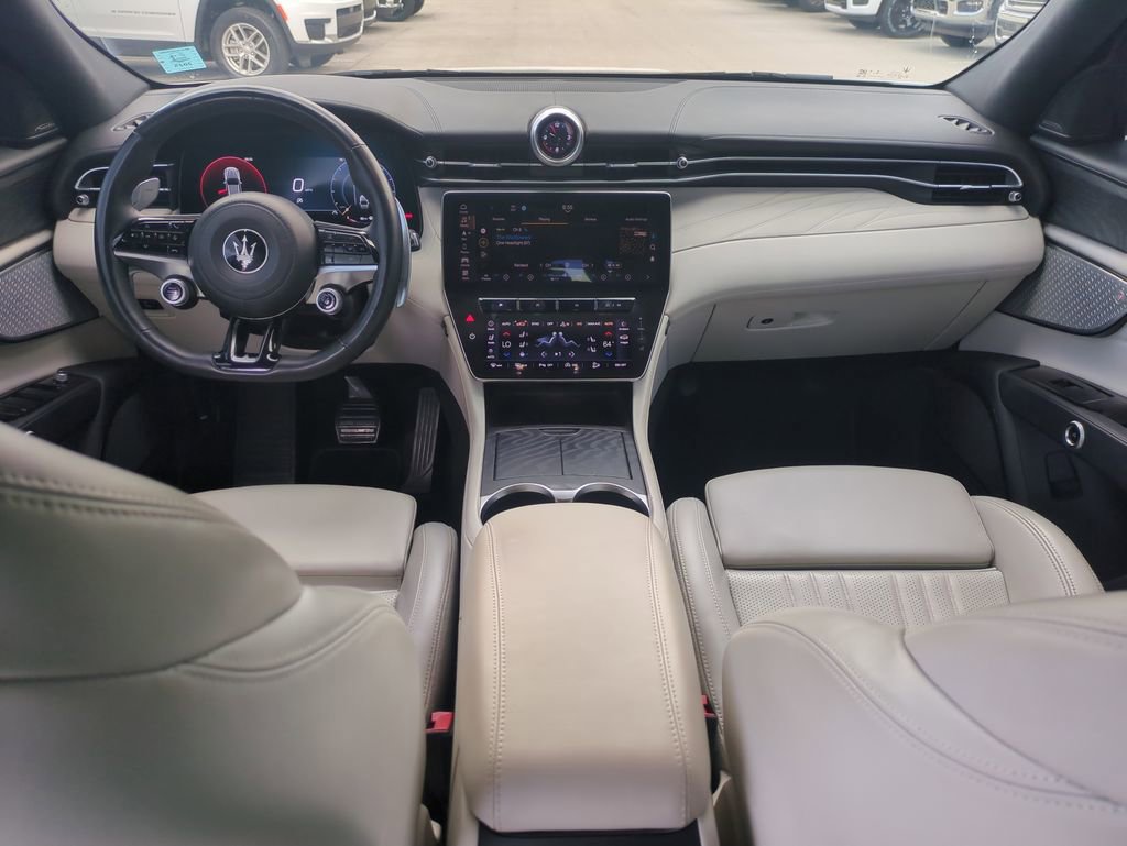 Used 2023 Maserati Grecale Modena AWD/4WD image 17