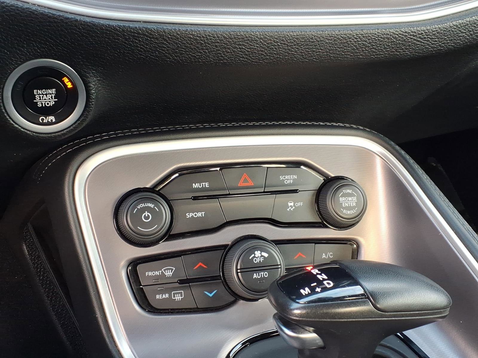 Used 2022 Dodge Challenger SXT image 18