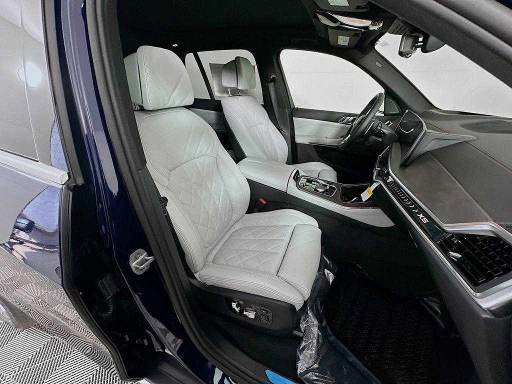 New 2026 BMW X5 xDrive50e w/ Premium Package image 36
