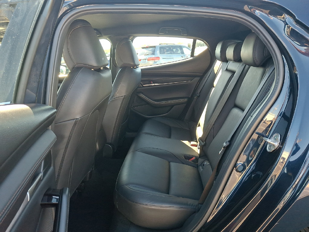 Used 2024 MAZDA MAZDA3 s FWD image 10